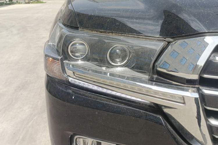 Used Toyota Land Cruiser  Right Front Headlight