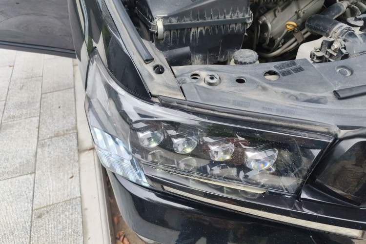 Used Toyota Land Cruiser 2019 4.0L VX-R Lowered Suspension Middle East Right Front Headlight