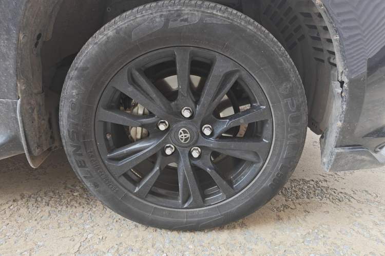 Used Toyota Land Cruiser  Right Front Wheel Hub
