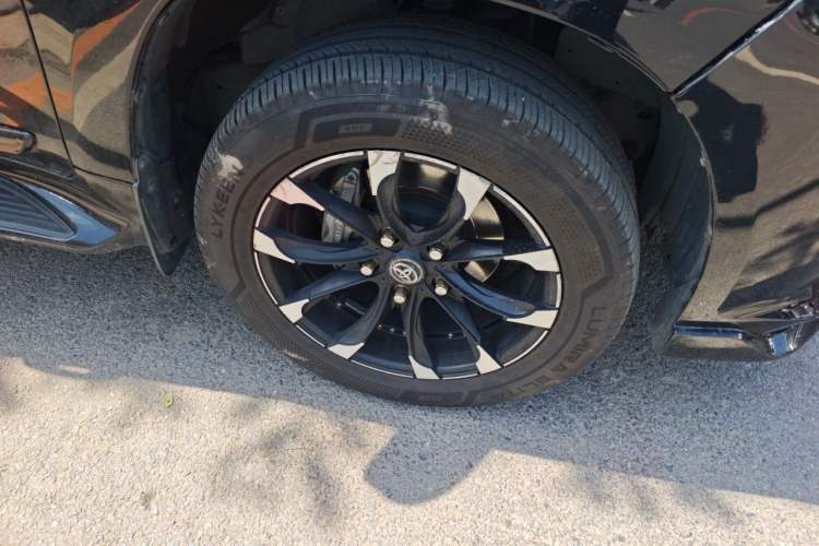 Used Toyota Land Cruiser 2019 4.0L GX-R Eight-Cylinder Underbody Lighting Flowing LED Lights – Middle East Right Front Wheel Hub
