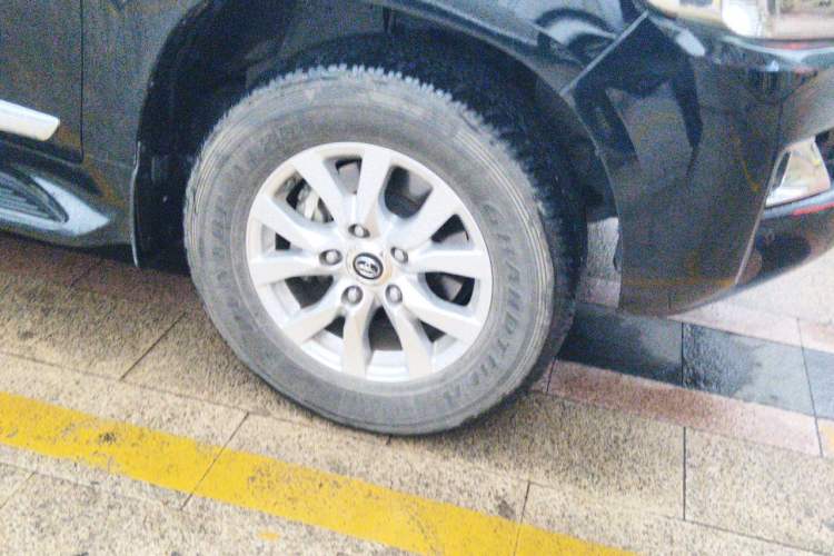 Used Toyota Land Cruiser  Right Front Wheel Hub
