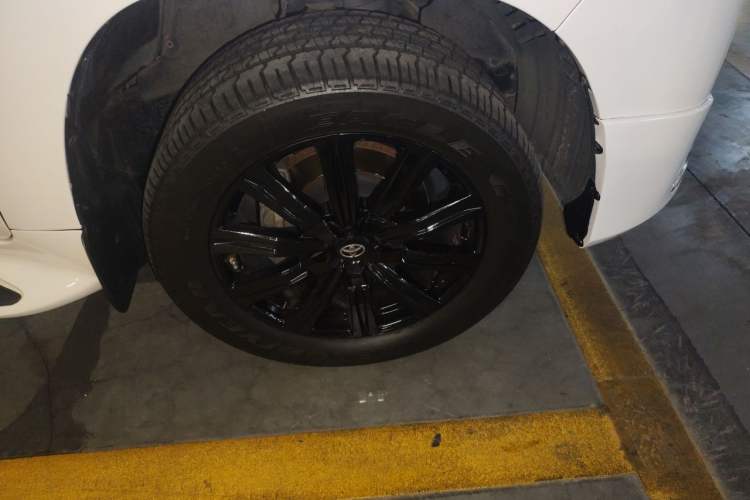 Used Toyota Land Cruiser  Right Front Wheel Hub