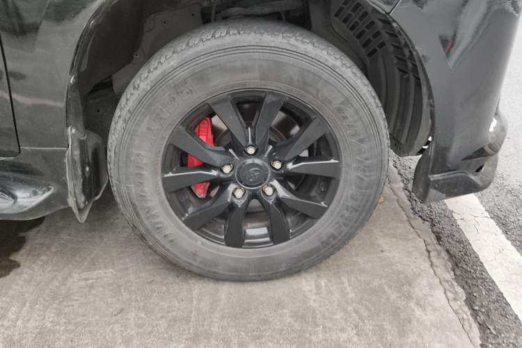 Used Toyota Land Cruiser  Right Front Wheel Hub