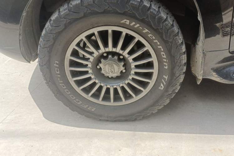 Used Toyota Land Cruiser  Right Front Wheel Hub