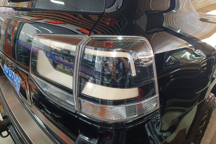 Used Toyota Land Cruiser 2019 5.7L 7-Seater Middle East Version Right Rear Taillight