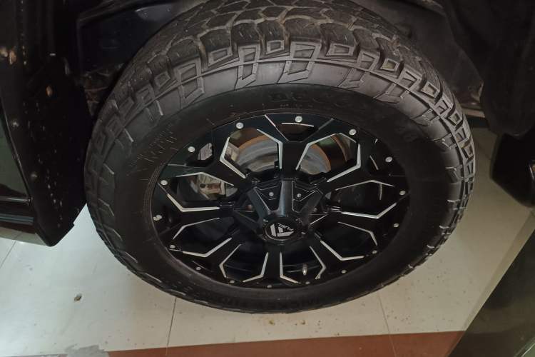 Used Toyota Land Cruiser 2019 5.7L 7-Seater Middle East Version Right Rear Wheel Hub
