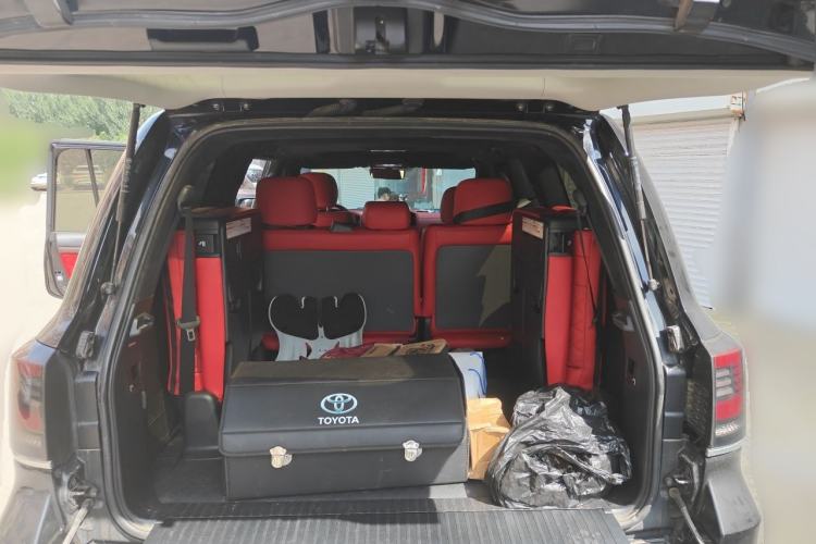 Used Toyota Land Cruiser  Trunk