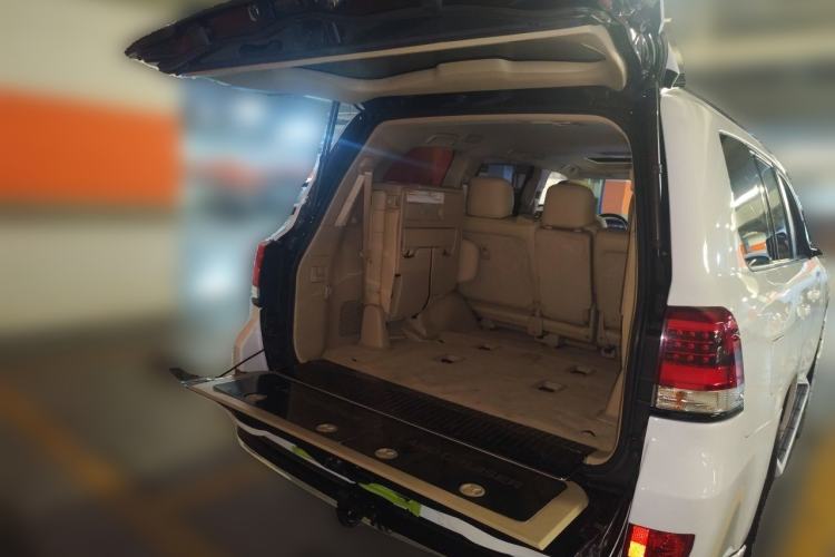 Used Toyota Land Cruiser  Trunk