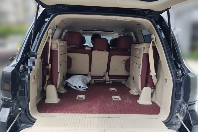 Used Toyota Land Cruiser 2019 4.0L VX-R Lowered Suspension Middle East Trunk