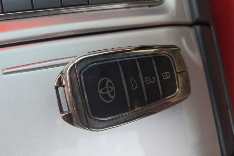 Used Toyota Land Cruiser  Vehicle Key