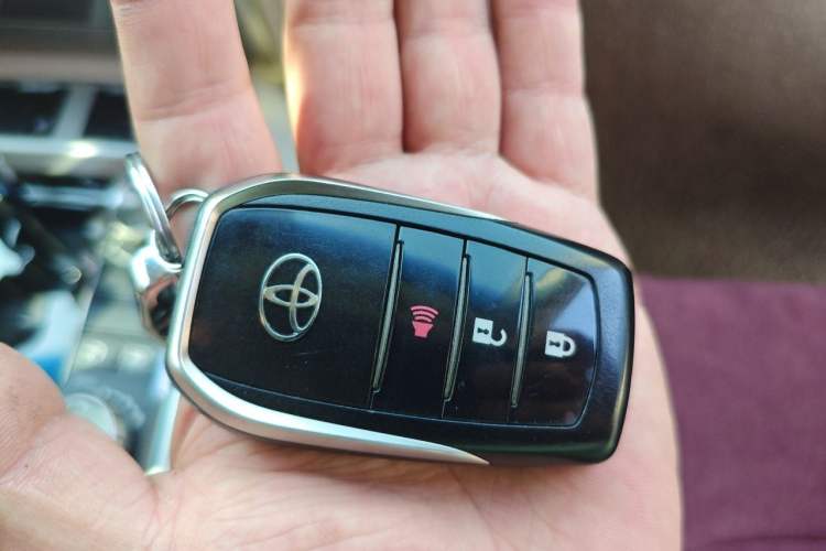 Used Toyota Land Cruiser  Vehicle Key