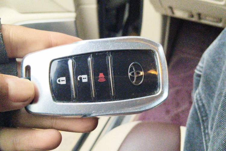 Used Toyota Land Cruiser  Vehicle Key