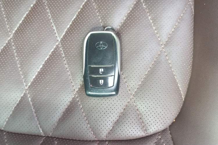 Used Toyota Land Cruiser  Vehicle Key