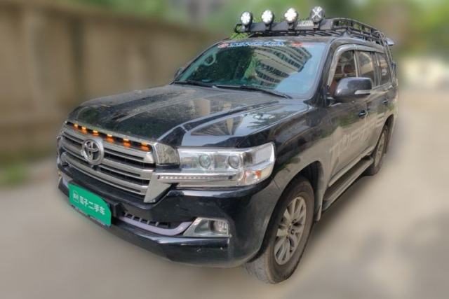 Toyota Land Cruiser Toyota Land Cruiser, engine displacement: 4.0, seating capacity: 7, gasoline, automatic, parallel import usado