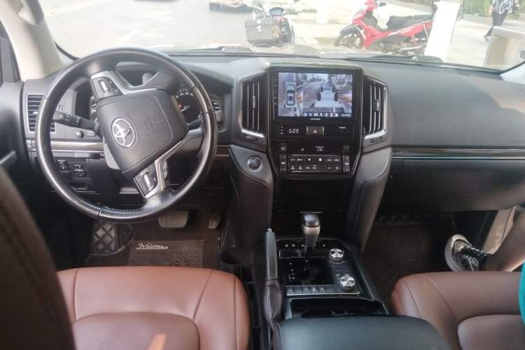 Used Toyota Land Cruiser  Center Console