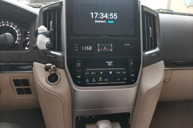 Used Toyota Land Cruiser 2019 5.7L 7-Seater Middle East Version Audio And AC Panel