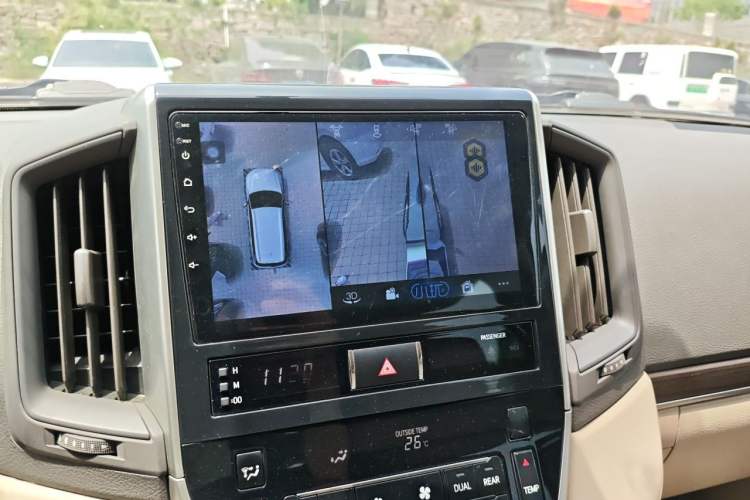 Used Toyota Land Cruiser 2019 4.0L VX-R Lowered Suspension Middle East Audio And AC Panel