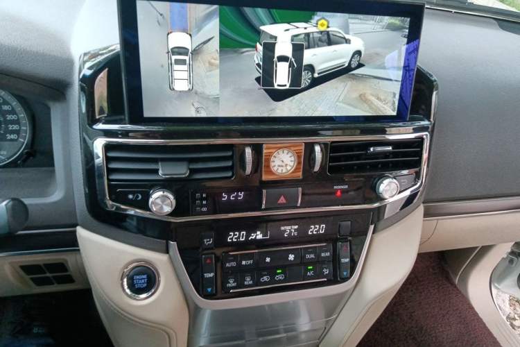 Used Toyota Land Cruiser 2019 4.0L 7-Seater Automatic Transmission Middle East Version Audio And AC Panel