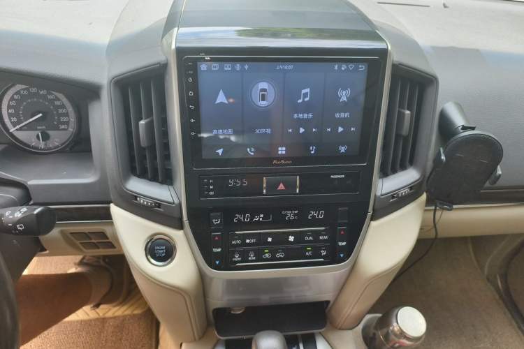 Used Toyota Land Cruiser 2019 4.0L Iron Wheels Refrigerator with Electric Base Basic Version—Middle East Audio And AC Panel