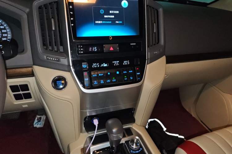 Used Toyota Land Cruiser 2019 4.0L 7-Seater Automatic Transmission Middle East Version Audio And AC Panel