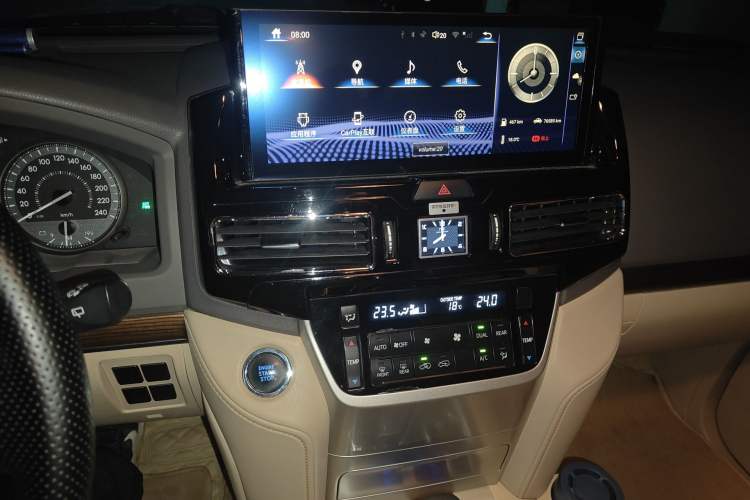 Used Toyota Land Cruiser 2019 4.0L 7-Seater Automatic Transmission Middle East Version Audio And AC Panel