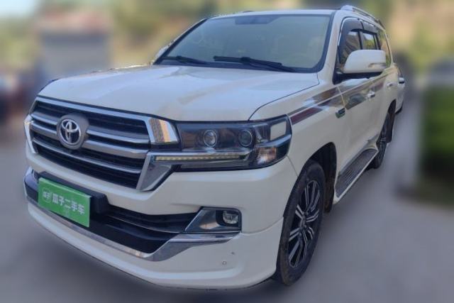 Used Toyota Land Cruiser 2019 Land Cruiser, parallel import, 4.0‑liter, automatic, five seats