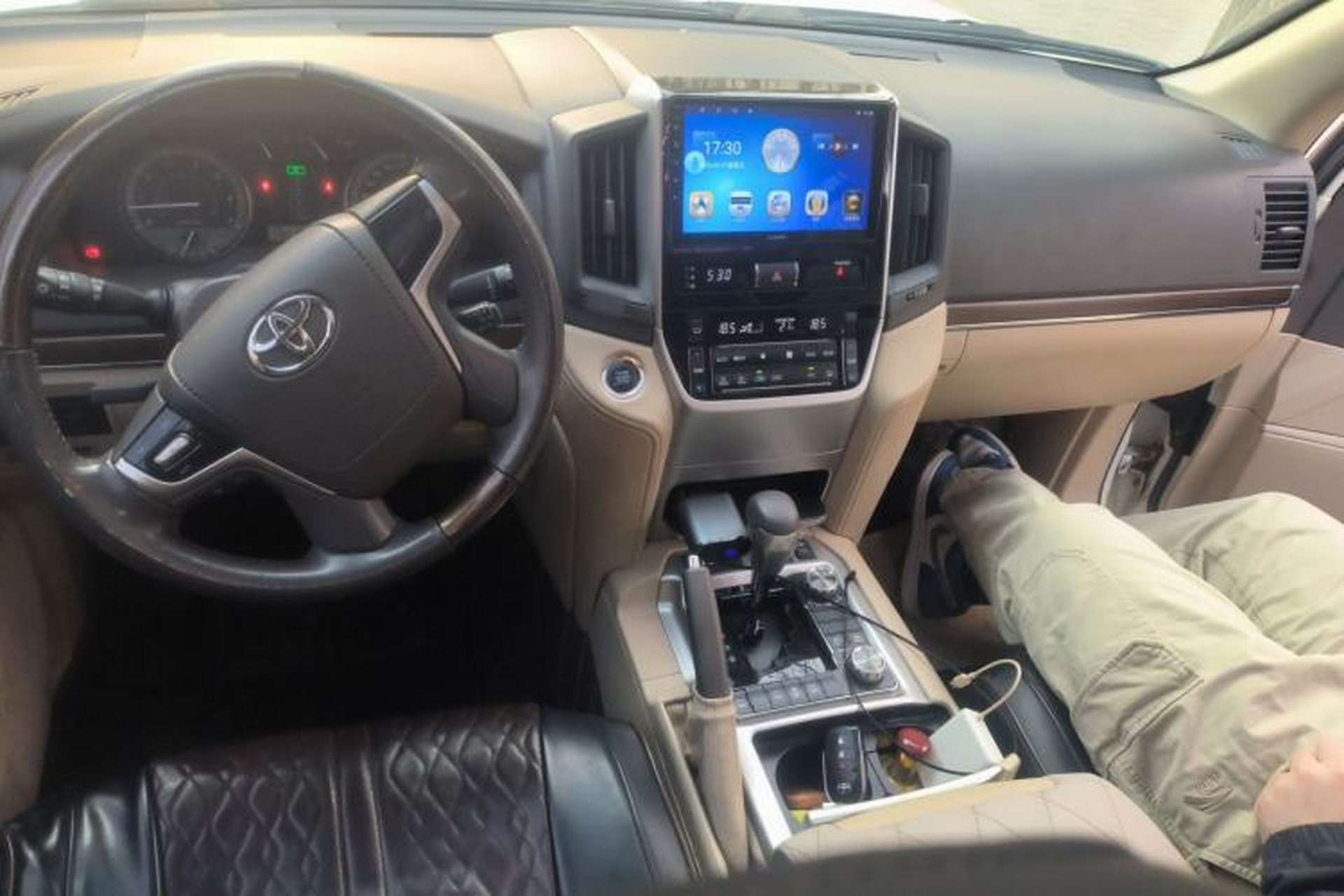 Used Toyota Land Cruiser  Center Console