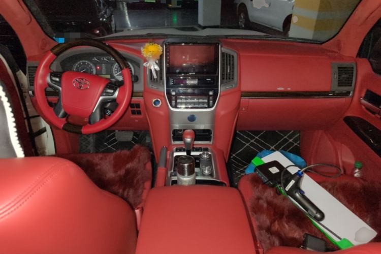 Used Toyota Land Cruiser 2019 4.0L GX-R 5-Seater Parallel Import Center Console