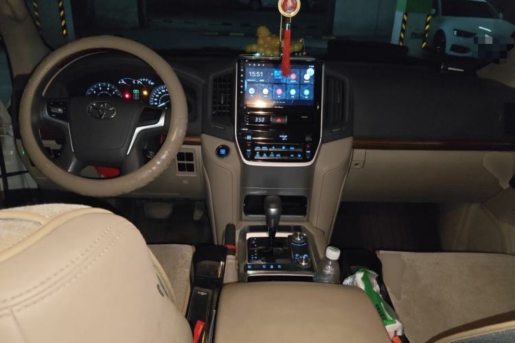 Used Toyota Land Cruiser 2019 4.0L GX-R 5-Seater Parallel Import Center Console