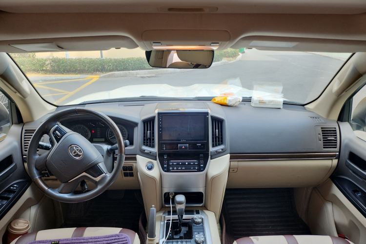 Used Toyota Land Cruiser 2019 4.0L GX-R 7 Seats Parallel Import Center Console