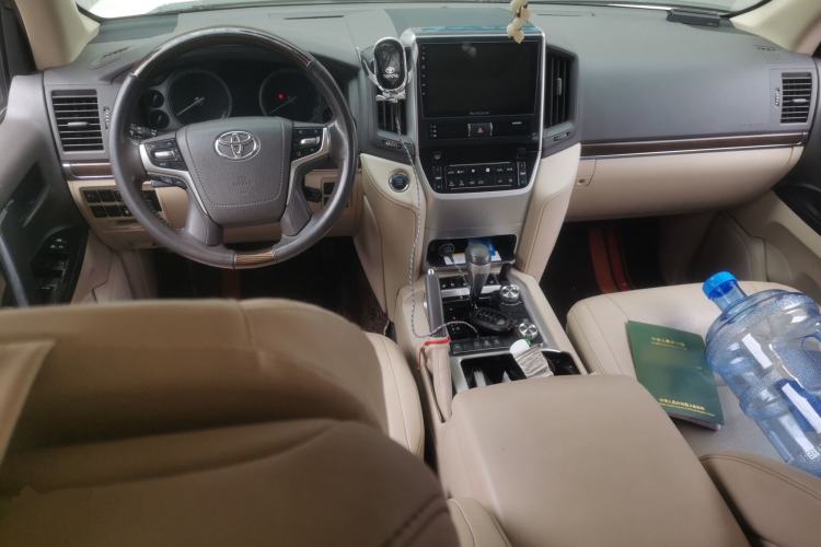 Used Toyota Land Cruiser  Center Console