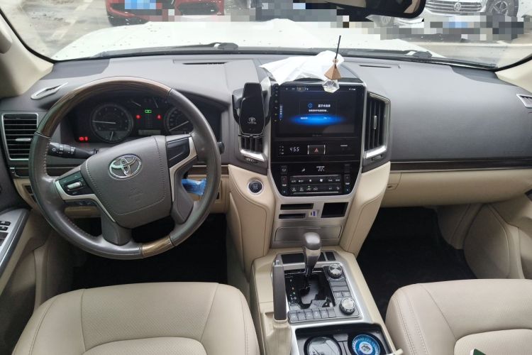 Used Toyota Land Cruiser  Center Console