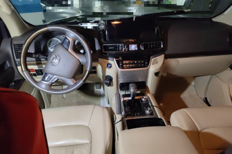 Used Toyota Land Cruiser 2019 4.0L 7-Seater Automatic Transmission Middle East Version Center Console