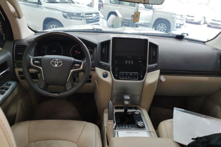 Used Toyota Land Cruiser  Center Console