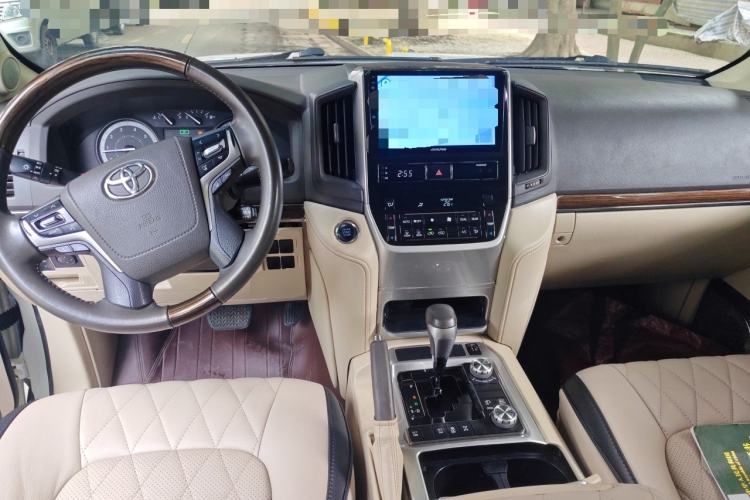Used Toyota Land Cruiser  Center Console