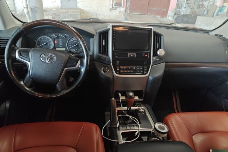 Used Toyota Land Cruiser  Center Console