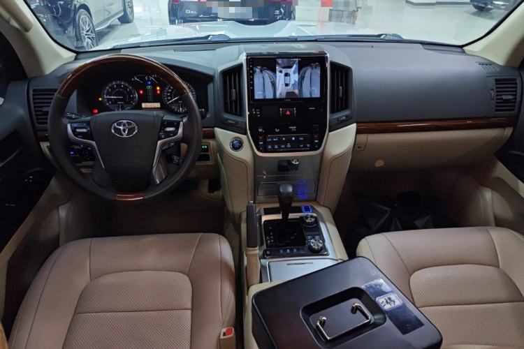 Used Toyota Land Cruiser 2019 4.0L GX-R 5-Seater Parallel Import Center Console