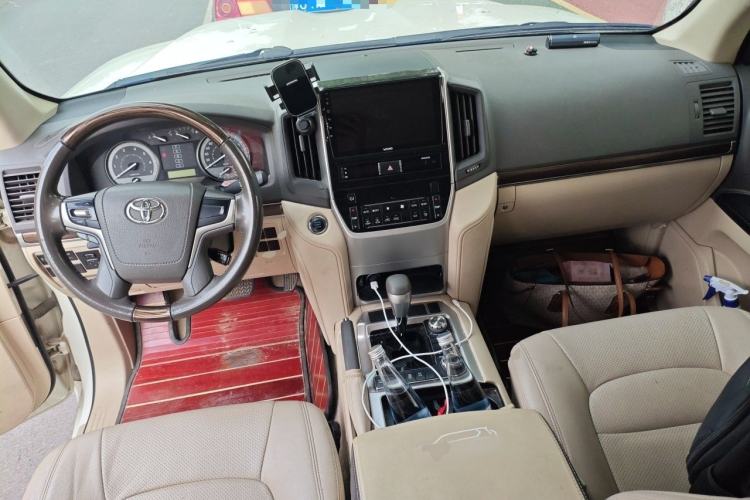 Used Toyota Land Cruiser  Center Console