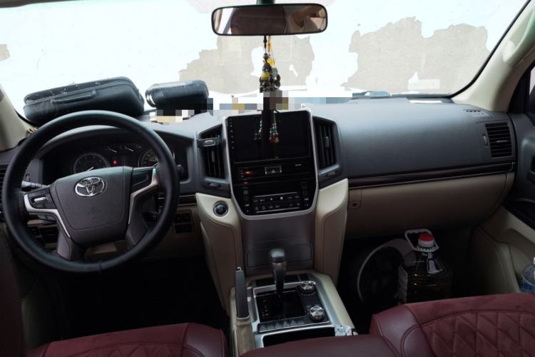 Used Toyota Land Cruiser  Center Console