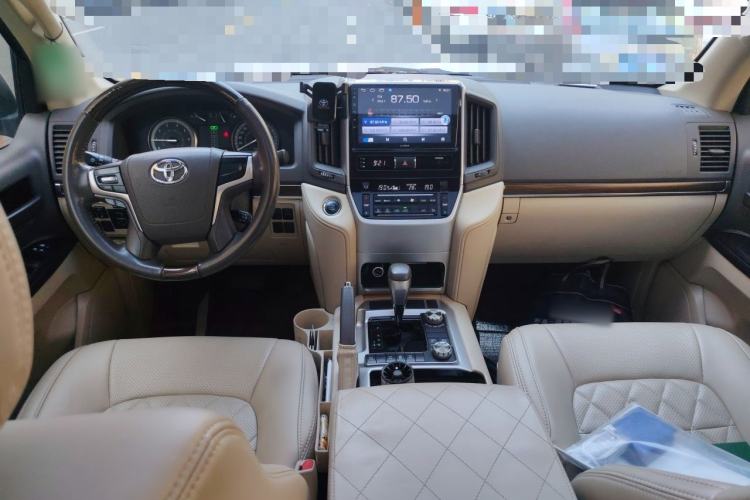 Used Toyota Land Cruiser  Center Console
