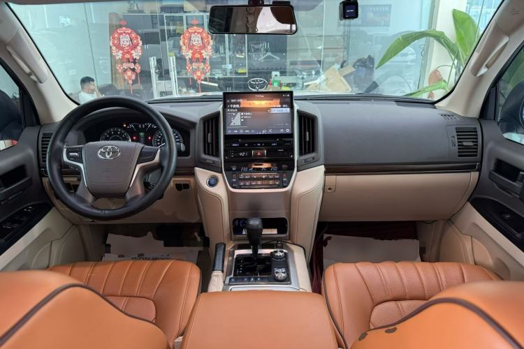 Used Toyota Land Cruiser 2019 4.0L GX-R 7 Seats Parallel Import Center Console