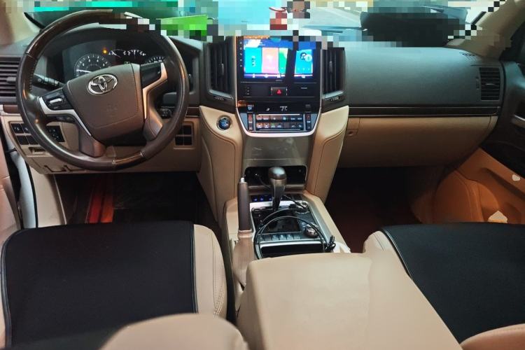 Used Toyota Land Cruiser  Center Console
