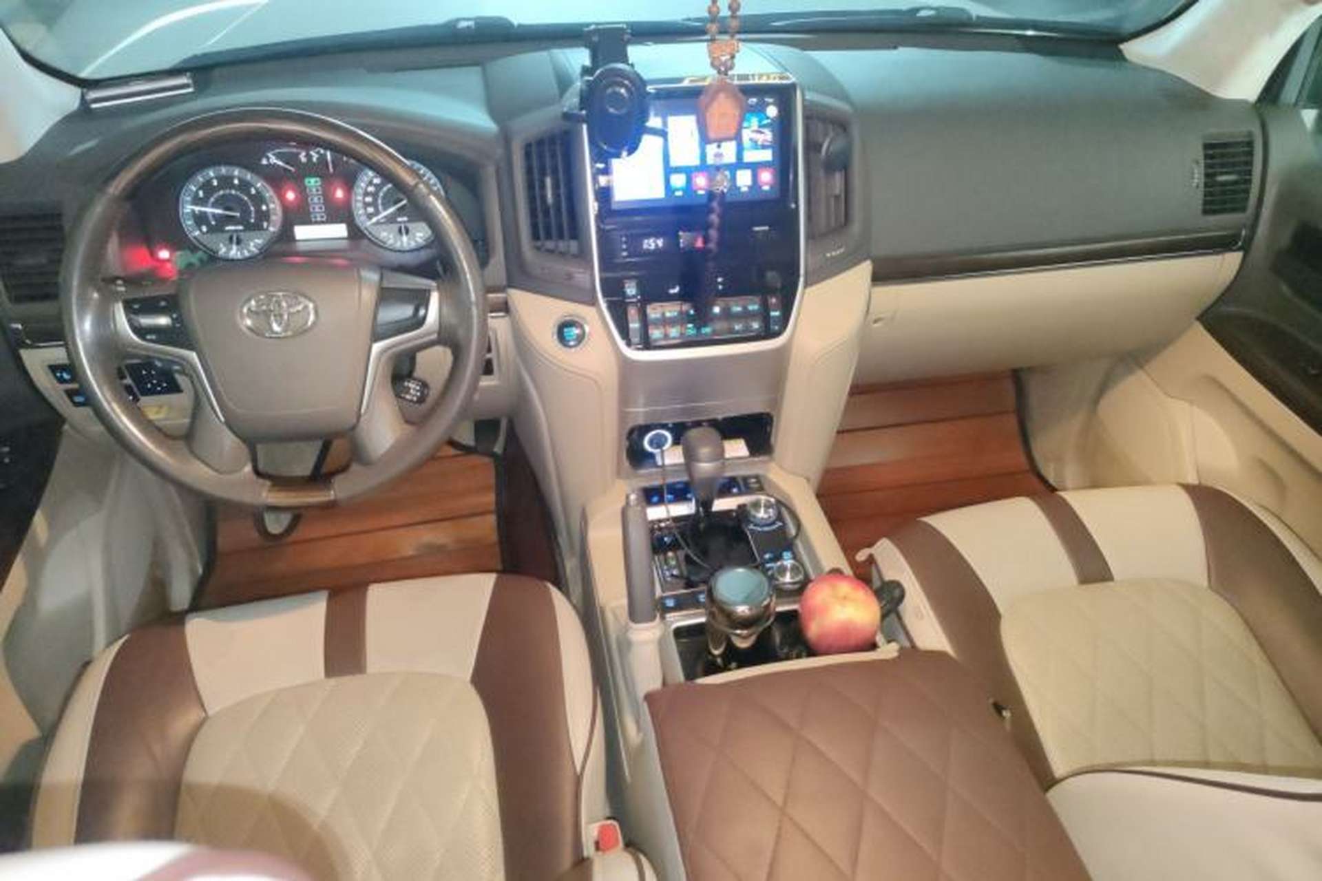 Used Toyota Land Cruiser  Center Console
