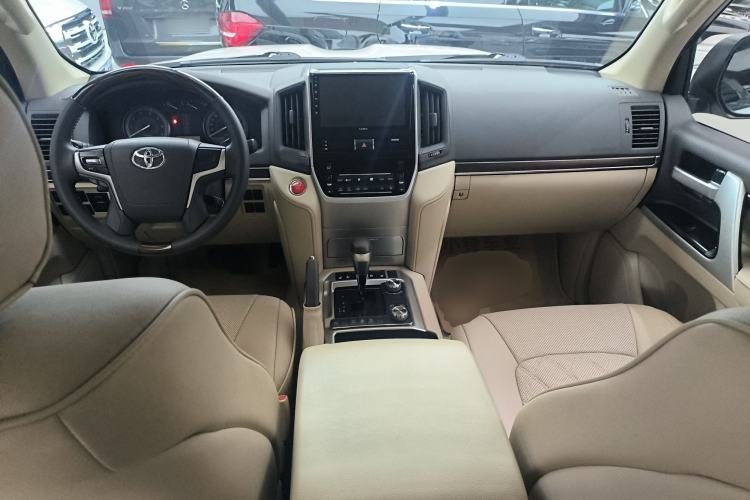 Used Toyota Land Cruiser 2019 4.0L 7-Seater Automatic Transmission Middle East Version Center Console