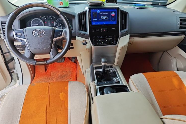 Used Toyota Land Cruiser  Center Console