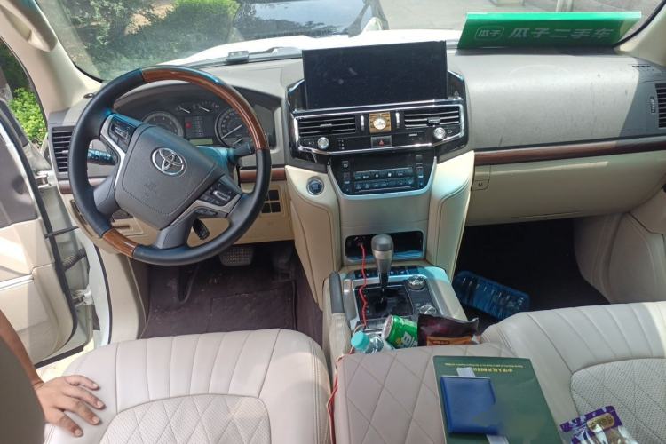 Used Toyota Land Cruiser  Center Console