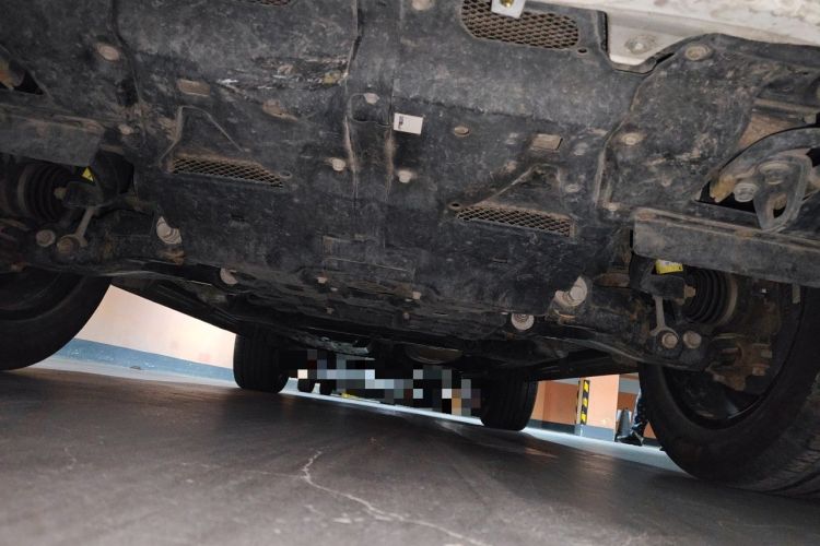 Used Toyota Land Cruiser 2019 4.0L Iron Wheels Refrigerator with Electric Base Basic Version—Middle East Chassis Front
