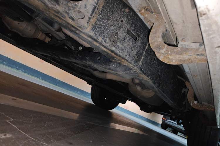 Used Toyota Land Cruiser 2019 4.0L Iron Wheels Refrigerator with Electric Base Basic Version—Middle East Chassis Front Left