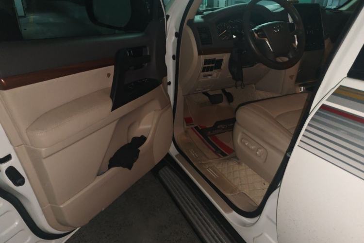 Used Toyota Land Cruiser 2019 4.0L GX-R 5-Seater Parallel Import Driver Seat