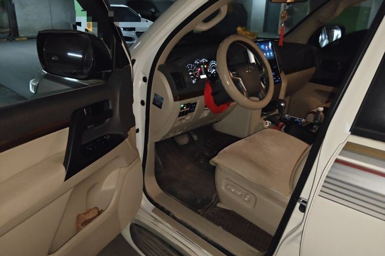 Used Toyota Land Cruiser 2019 4.0L GX-R 5-Seater Parallel Import Driver Seat